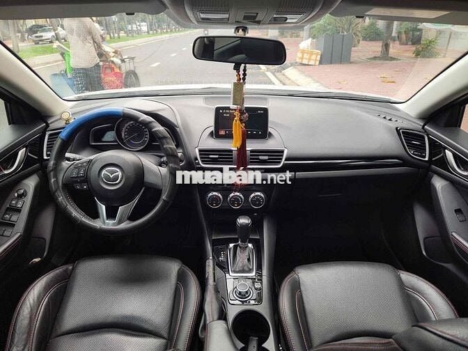 Mazda 3 2016 1.5 AT Sedan - 47000 km