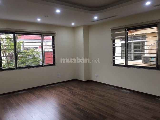 Cho thuê nhà mới tinh Võ Chí Công: 50m2, 6 tầng, thang máy, 25tr