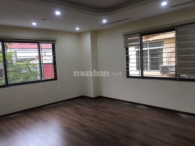 Cho thuê nhà mới tinh Võ Chí Công: 50m2, 6 tầng, thang máy, 25tr