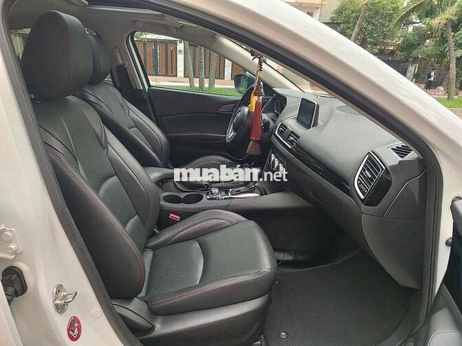 Mazda 3 2016 1.5 AT Sedan - 47000 km