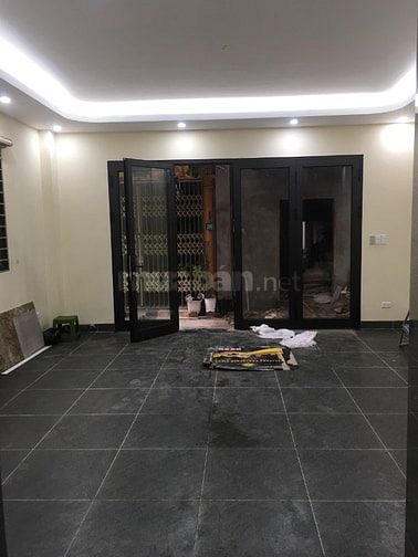 Cho thuê nhà mới tinh Võ Chí Công: 50m2, 6 tầng, thang máy, 25tr