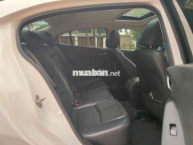 Mazda 3 2016 1.5 AT Sedan - 47000 km