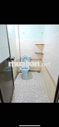 nhà 1 lầu 2pn 2wc có sân còn mới đ 47
