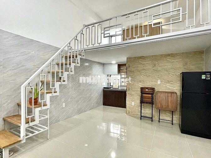 Cho thuê phòng trọ gác cao cửa sổ. Gần bên Phú Mỹ Hưng, KCX, UFM, SECC