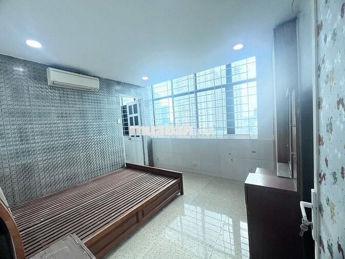 Cần bán căn hộ chugnc cư H1, đường Hoàng Diệu, P9. Quận 4.