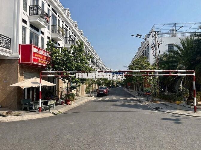 LÔ ĐẤT ĐƯỜNG NHỰA NGAY CHỢ TÂN BÌNH DĨ AN CẦN BÁN GẤP
