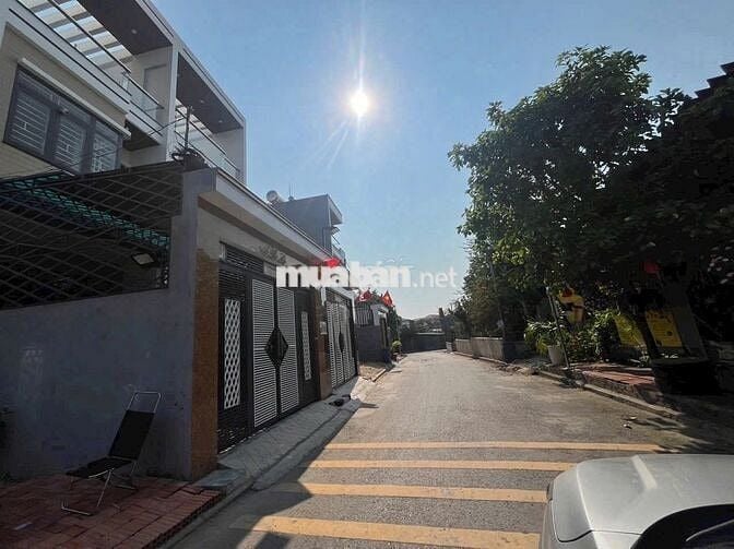 LÔ ĐẤT ĐƯỜNG NHỰA NGAY CHỢ TÂN BÌNH DĨ AN CẦN BÁN GẤP