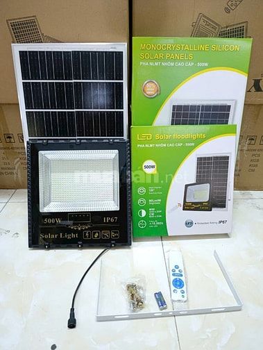 Muốn mua đèn năng lượng mặt trời 200w, 400w
