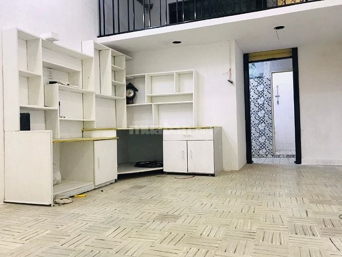 Cho thuê nhà riêng Q5, chân cầu Chà Và, diện tích 50 m2, 1 gác, 3,9tr