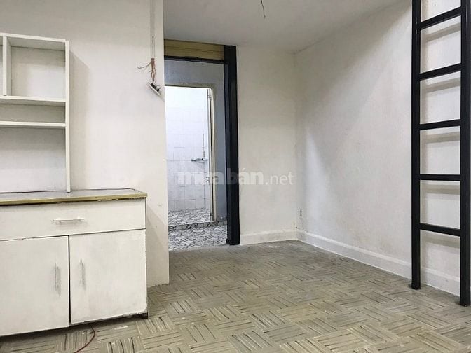 Cho thuê nhà riêng Q5, chân cầu Chà Và, diện tích 50 m2, 1 gác, 3,9tr