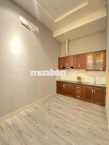 CHO THUÊ CĂN HỘ 1 PHÒNG NGỦ – RỘNG 100m² – Trong toà nhà dịch vụ do cô
