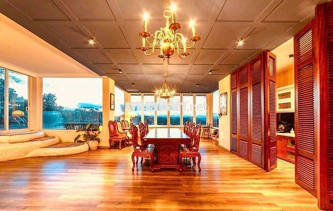 Bán biệt thự 2 mặt tiền đường Khởi Nghĩa Bắc Sơn, Phường 10,  Đà Lạt.