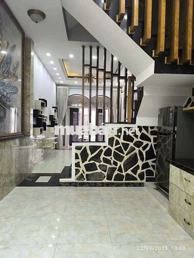 NHÀ ĐẸP GIÁ TỐT 3LẦU -HẺM XE HƠI - LÊ VĂN KHƯƠNG QUẬN 12