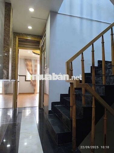 NHÀ ĐẸP GIÁ TỐT 3LẦU -HẺM XE HƠI - LÊ VĂN KHƯƠNG QUẬN 12
