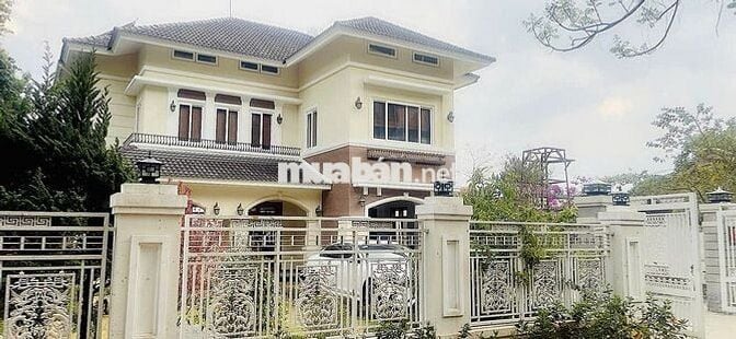 Bán biệt thự 2 mặt tiền đường Khởi Nghĩa Bắc Sơn, Phường 10,  Đà Lạt.