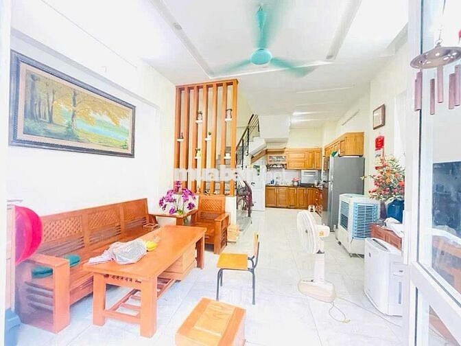 Bán nhà phố Thạch Cầu- 36m - ô tô vào - ngõ thông nhỉnh 7 tỷ