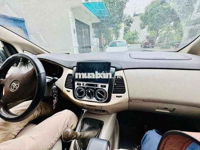 Toyota Innova 2009 G - 28000 km