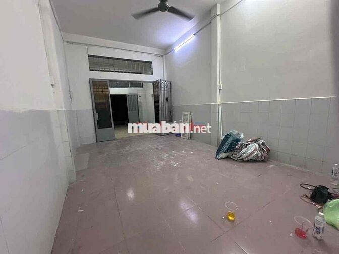 Cho thuê nhà 4,5x18 Trệt 1 Lầu Trống Suốt Quận 1