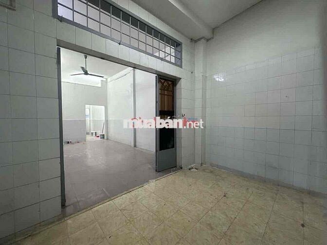 Cho thuê nhà 4,5x18 Trệt 1 Lầu Trống Suốt Quận 1