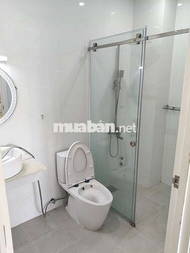 Cách Chợ đêm Linh Trung 500m. Phòng đẹp cho nữ sinh viên.