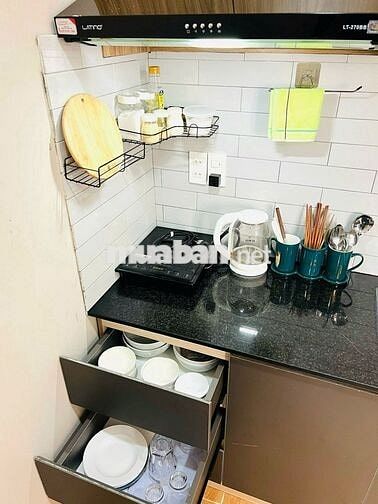 PHÒNG FULL NỘI THẤT CỬA SỔ BAN CÔNG GẦN Ở BÌNH THẠNH GIÁP PHÚ NHUẬN,Q3