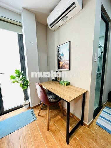 PHÒNG FULL NỘI THẤT CỬA SỔ BAN CÔNG GẦN Ở BÌNH THẠNH GIÁP PHÚ NHUẬN,Q3