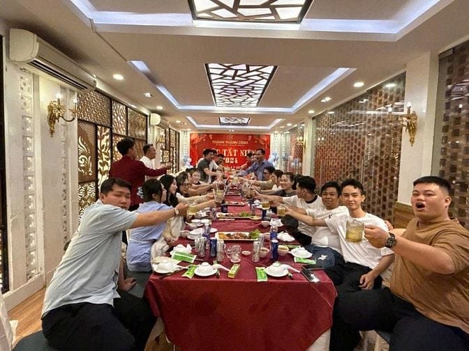 Cần gấp 3 bạn bán hàng, hành chính, lương 9tr, đi làm ngay, quận 10.
