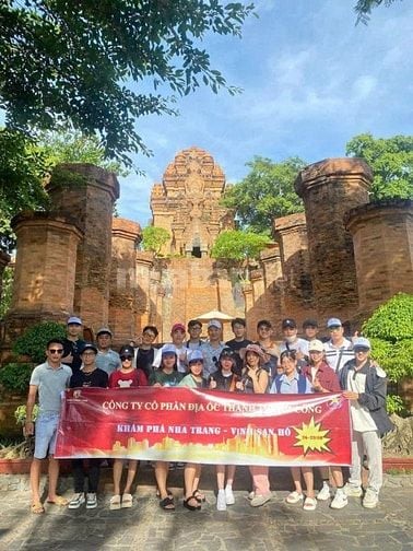 Cần gấp 3 bạn bán hàng, hành chính, lương 9tr, đi làm ngay, quận 10.