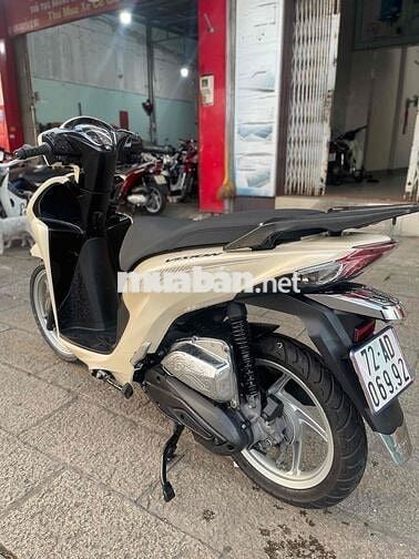 Vision Bản Cao Cấp Bánh Lớn Chính Chủ 12/2023