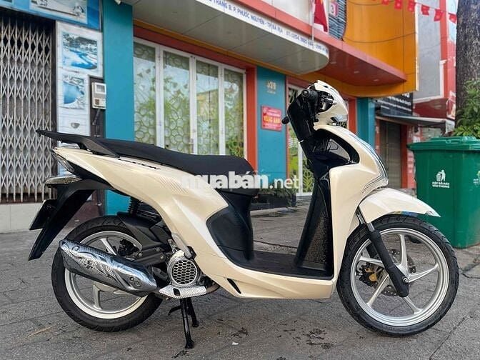 Vision Bản Cao Cấp Bánh Lớn Chính Chủ 12/2023