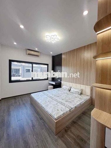 Nguyễn Huy Tưởng 130 m2  sổ đỏ tập thể 3 ngủ đẹp lô góc ô tô tải tránh