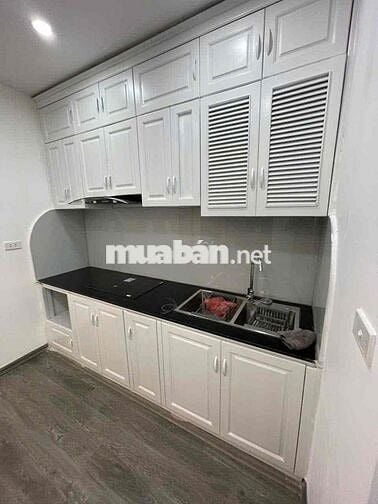 Nguyễn Huy Tưởng 130 m2  sổ đỏ tập thể 3 ngủ đẹp lô góc ô tô tải tránh