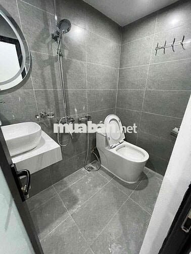 Nguyễn Huy Tưởng 130 m2  sổ đỏ tập thể 3 ngủ đẹp lô góc ô tô tải tránh