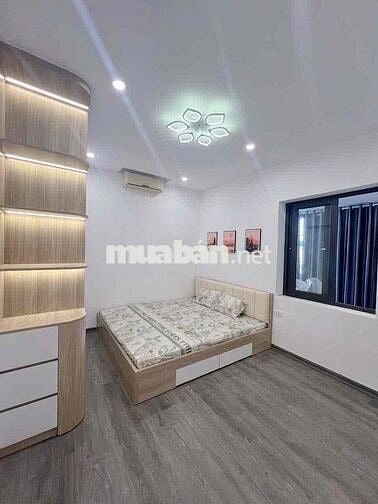 Nguyễn Huy Tưởng 130 m2  sổ đỏ tập thể 3 ngủ đẹp lô góc ô tô tải tránh