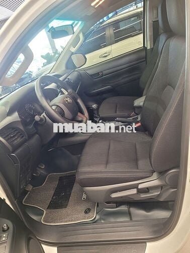 Toyota Hilux 2025 2.4L 4x4 MT - 4000 km