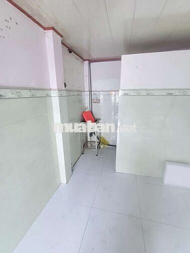 Phòng trệt mặt tiền đầu hẻm ôtô đỗ cửa, 2,5m×4,5m, trần cao, gác rộng