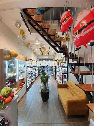 Cho thuê nguyên căn 4 tầng mặt tiền Lê Độ