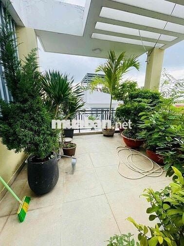 Nhà gần ngã tư bốn xã lê văn quới bình trị đông bt giáp tân phú hẻm 6m