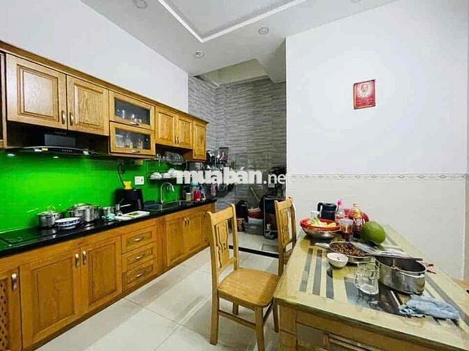 Nhà gần ngã tư bốn xã lê văn quới bình trị đông bt giáp tân phú hẻm 6m