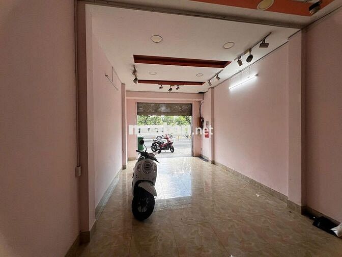 Cho thuê mặt bằng 238 Bến Vân Đồn Q4 4x20 giá chỉ 13 triệu