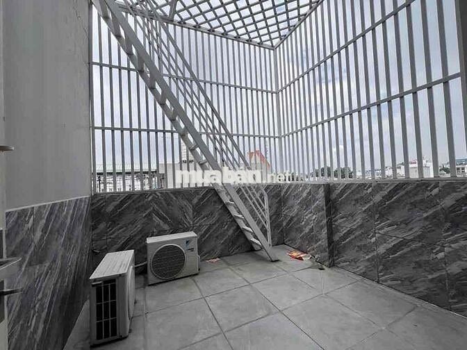 BIỆT THỰ 3 TẦNG – MẶT TIỀN VỊ TRÍ VIP NGAY METRO Q12, CHỦ GẤP BÁN