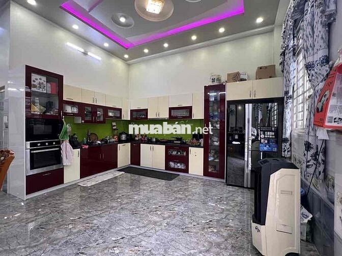BIỆT THỰ 3 TẦNG – MẶT TIỀN VỊ TRÍ VIP NGAY METRO Q12, CHỦ GẤP BÁN