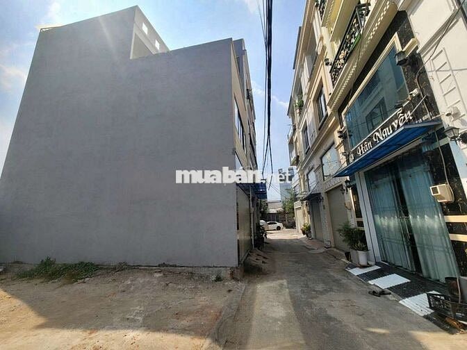 BÁN ĐẤT HẺM GIÁ TỐT Đ HUỲNH TẤN PHÁT QUẬN 7