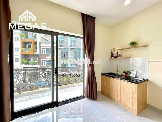 Căn Hộ STUDIO Ban Công - Full Nội Thất Siêu Thoáng Ngay Quận 1