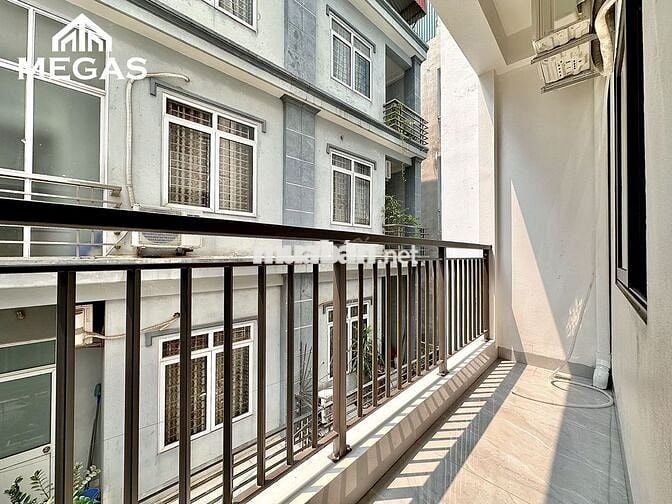 CHO THUÊ CĂN HỘ STUDIO ĐẸP BAN CÔNG THOÁNG NGAY ĐẠI LỘ THĂNG LONG