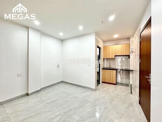 CHO THUÊ CĂN HỘ STUDIO ĐẸP BAN CÔNG THOÁNG NGAY ĐẠI LỘ THĂNG LONG