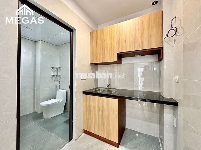 CHO THUÊ CĂN HỘ STUDIO ĐẸP BAN CÔNG THOÁNG NGAY ĐẠI LỘ THĂNG LONG