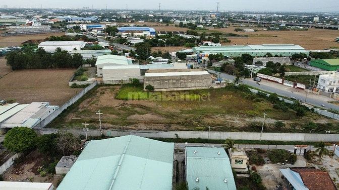 Cho thuê đất trống, kho mái che tiền chế 9m , Nguyễn Hữu Trí , Long An