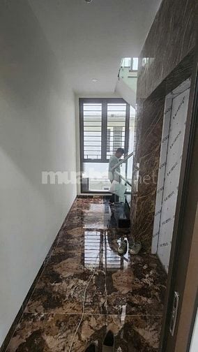 Cho thuê nhà phố Him Lam 5x20 có thang máy giá 55T/tháng 