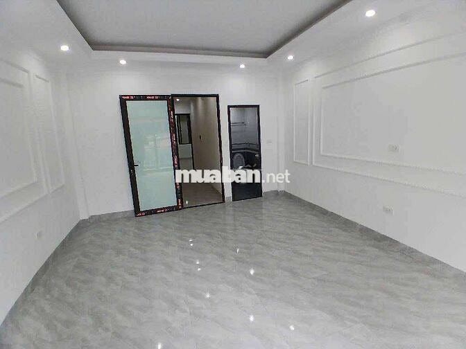 LĨNH NAM NGÕ THÔNG Ô TÔ TRÁNH - 5 TẦNG MỚI KOONG - THANG MÁY GARA Ô TÔ